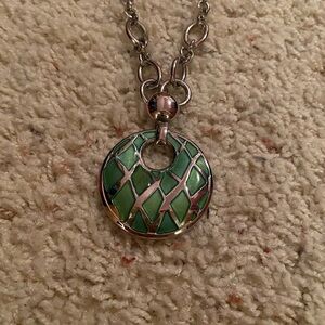 Elegant Green and Silver Pendant Necklace